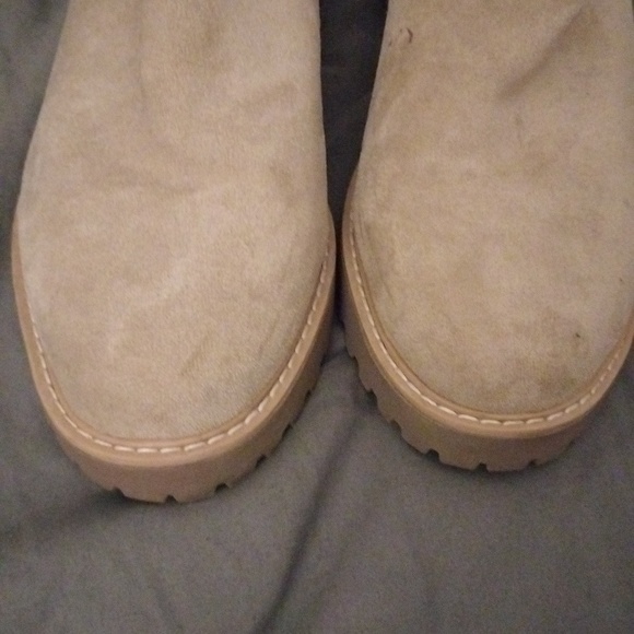 Preloved Faux suede wedge ankle boot - Picture 7 of 8